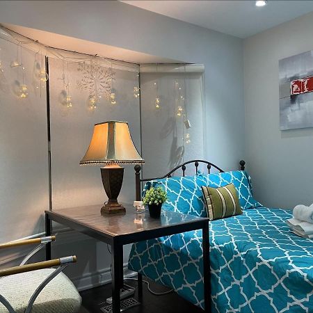 Apartmán Btn Family-Style Bustling Area Self-Check-In So Fast Fiber Net Free Parking Toronto Exteriér fotografie