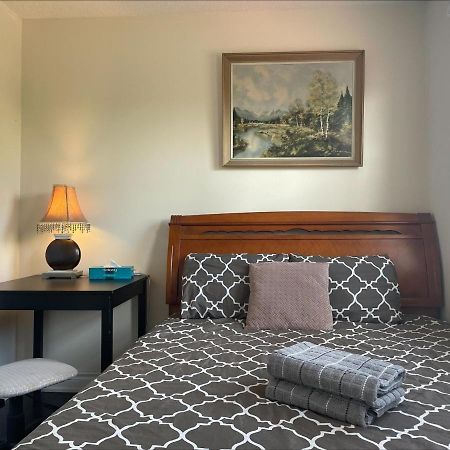 Apartmán Btn Family-Style Bustling Area Self-Check-In So Fast Fiber Net Free Parking Toronto Exteriér fotografie