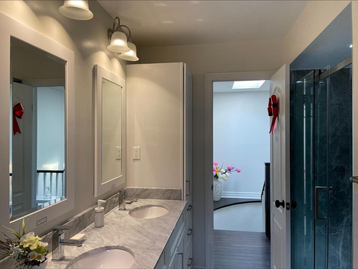 Apartmán Btn Family-Style Bustling Area Self-Check-In So Fast Fiber Net Free Parking Toronto Exteriér fotografie